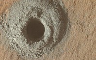 Đục lỗ Sao Hỏa, NASA  tìm được dấu vết sự sống ngoài hành tinh?