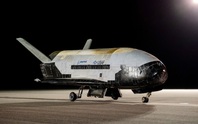 Tàu vũ trụ tuyệt mật X-37B của Mỹ hạ cánh, hé lộ nhiều thí nghiệm “lạ”