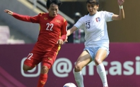 Cầu thủ nữ Việt Nam lần đầu nhận tiền lót tay