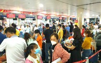 Phá kỷ lục về lượng khách, sân bay Tân Sơn Nhất “căng mình” ứng phó