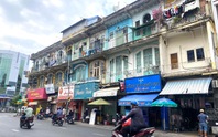 Người dân rời chung cư 440 Trần Hưng Đạo