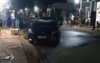 Người đàn ông ở TP HCM bất động trên ghế lái trong chiếc xe đang cháy