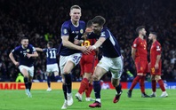 Sao Man United tỏa sáng, Scotland thắng sốc Tây Ban Nha sau 39 năm