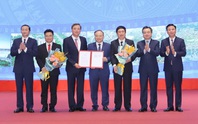 Bộ trưởng Nguyễn Thanh Nghị trao quyết định về quy hoạch của Thủ tướng cho Thanh Hóa