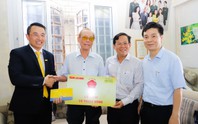 Mai Vàng tri ân thăm, tặng quà nhạc sĩ Lê Hàm