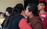 Mẹ về mạnh khỏe, con ở lại làm lính cứu hỏa