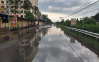 Đường bỗng hóa thành sông