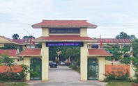 Nam sinh bị 30 bạn kéo vào nhà vệ sinh đánh hội đồng ngay tiệc chia tay