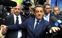 Ông Sarkozy trốn sang Anh?