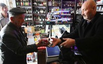 Hơn 400 người ngộ độc rượu ở Libya