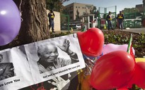 Xe cứu thương hỏng, ông Mandela mắc kẹt 40 phút