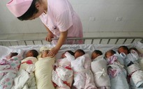 Trung Quốc: Đòi phạt nặng phụ nữ không chồng mà chửa
