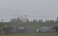 Mỹ: Máy bay lao xuống đồng cỏ, vỡ tan