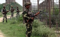 Ấn Độ - Pakistan đấu súng hạng nặng cả ngày