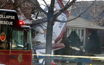 Mỹ: Máy bay xuyên thủng nhà dân, 1 người thiệt mạng