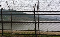 Hàn Quốc bắt công dân Mỹ bơi qua sông vào Triều Tiên