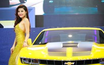Mẫu Tây đọ sắc cùng mỹ nhân Việt tại Motor Show 2014