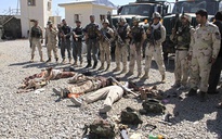 Dân làng Afghanistan treo cổ bốn chiến binh Taliban