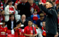 Xem Van Gaal trổ tài