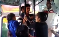 2 chị em Ấn Độ đánh trả đám "yêu râu xanh" trên xe buýt
