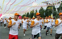 Gần 4.000 công nhân may thi chạy bộ