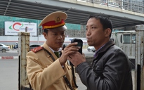 Hà Nội: CSGT đồng loạt ra quân xử lý "ma men" trên đường