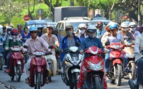 TP HCM băn khoăn về thu phí xe máy