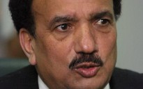 Hành khách phẫn nộ đuổi chính trị gia Pakistan ra khỏi máy bay