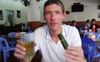 Tân Đại sứ Anh “khoái khẩu” món bia hơi - nem chua Hà Nội