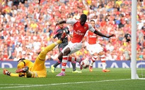 Arsenal đè bẹp Benfica ở trận mở màn Emirates Cup