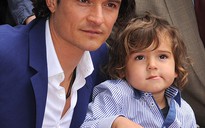 Orlando Bloom hớn hở cùng con trai đi nhận sao