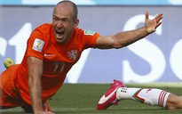 Robben mệt mỏi vì bị chỉ trích ăn vạ