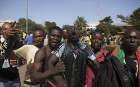 “Mùa xuân đen tối” bùng nổ, Tổng thống Burkina Faso biến mất