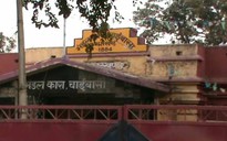 Ấn Độ: Quên đóng cổng nhà tù, hàng chục phạm nhân trốn thoát