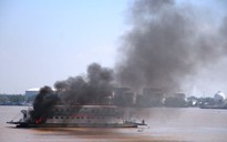 Ngoạn mục diễn tập cứu hành khách bị nạn do cháy phà Bình Khánh