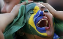 CĐV Brazil đã khóc như mưa ngay từ phút 11