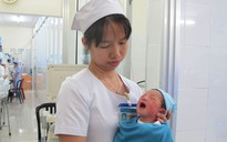 Một sản phụ đẻ rớt ở "cà phê bệt" Hàn Thuyên