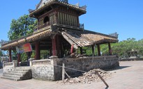 Di tích Phu Văn Lâu bị sập