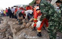 Động đất ở Trung Quốc: Công tác cứu hộ gặp khó