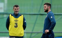 Xin chữ ký, một CĐV bị Roy Keane đánh nhập viện