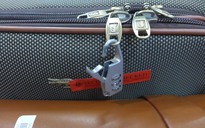 Hành khách Vietnam Airlines “tố” bị bẻ khóa vali