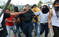 Người biểu tình Mexico đốt phá văn phòng chính phủ