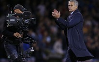 HLV Mourinho lại chỉ trích trọng tài