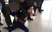 Thanh niên có tiền sử tâm thần “quậy” tưng sân bay Nội Bài