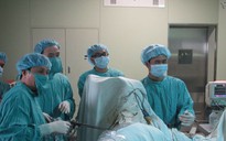 Phẫu thuật nội soi cắt ung thư đại tràng qua ngả âm đạo
