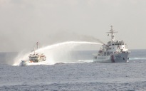 Tàu Trung Quốc giở trò “bẫy” Kiểm ngư Việt Nam hòng quay phim, chụp ảnh