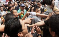 Hồng Kông: Người biểu tình tố xã hội đen tấn công