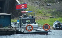 Tàu tuần tra Triều Tiên “đón” ông Obama?