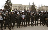 Ukraine: Phe thân Nga không ngồi yên