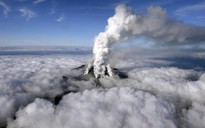 Nhật Bản: Núi lửa phun trào, ít nhất 40 người bị thương